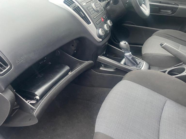 2010 Kia Ceed 1.6 CRDi 1 Euro 4 (s/s) 5dr HATCHBACK Diesel Manual