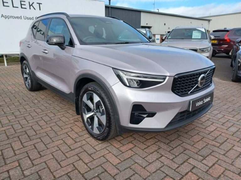 VOLVO XC40 2.0 B3P Plus Dark 5dr Auto
