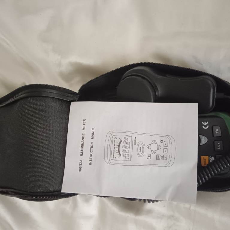 Electrical light lux level meter