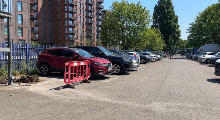 Gated Carpark Yard Parking Space Vehicle Storage Park Royal / Hanger Lane To Rent 24/7 Access Fleet