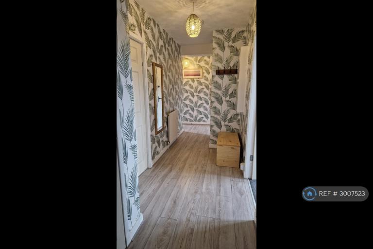 3 bedroom flat in Craigmount Place, Dundee, DD2 (3 bed) (#3007523)