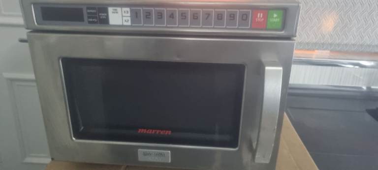 Commercial microwave 