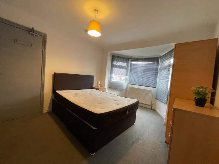 🔑 Double Room in Sparkhill, Birmingham – £0 Deposit | UC/DSS Accepted