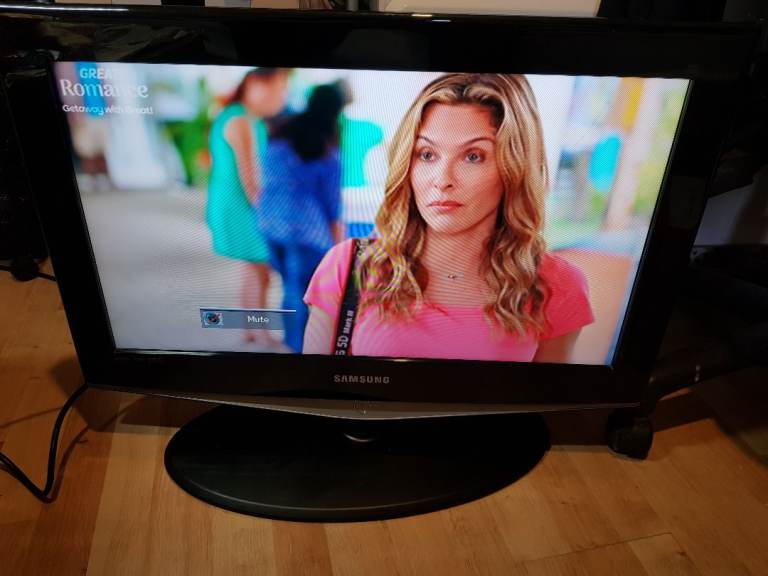 samsung LE26R74BD television flat screen led 26inch tv with aerial