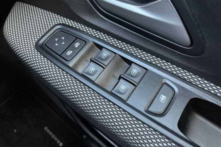 2023 Dacia Sandero 1.0 TCe Expression Hatchback 5dr Petrol Manual Euro 6 (s/s) (90 ps) Hatchback ...