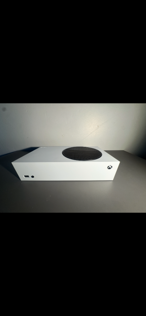 XBOX SERIES S WITH CONTROLLER 