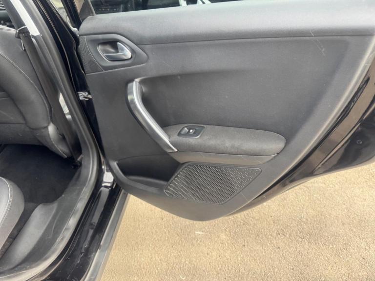 2018 Peugeot 2008 1.2 PureTech Allure Euro 6 (s/s) 5dr HATCHBACK Petrol Manual