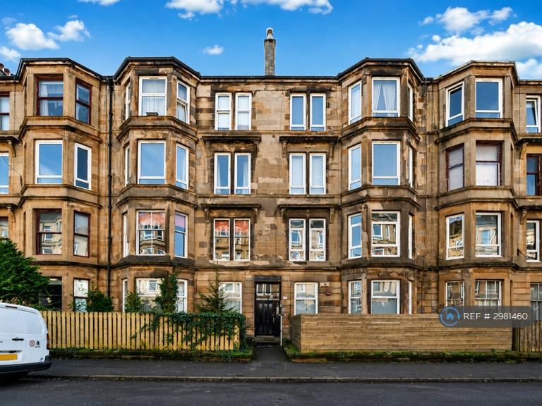 2 bedroom flat in Finlay Drive, Glasgow, G31 (2 bed) (#2981460)
