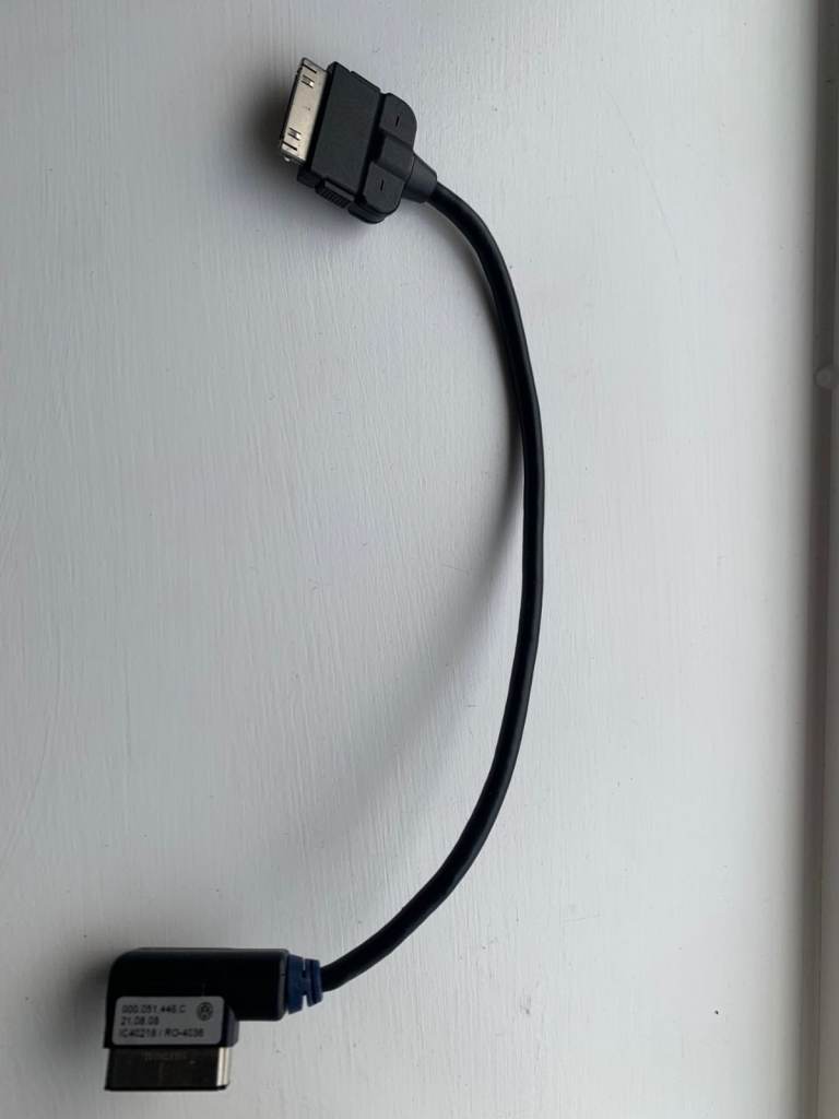 Genuine Audi A1 A3 A4 A5 A6 A7 Q1 Q3 Q5 Q7 TT 2009+ AMI MMI iPhone iPod in Cable Connection.