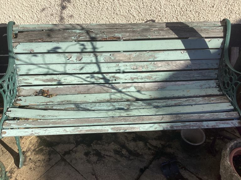 GARDEN BENCH , NEED TLC 