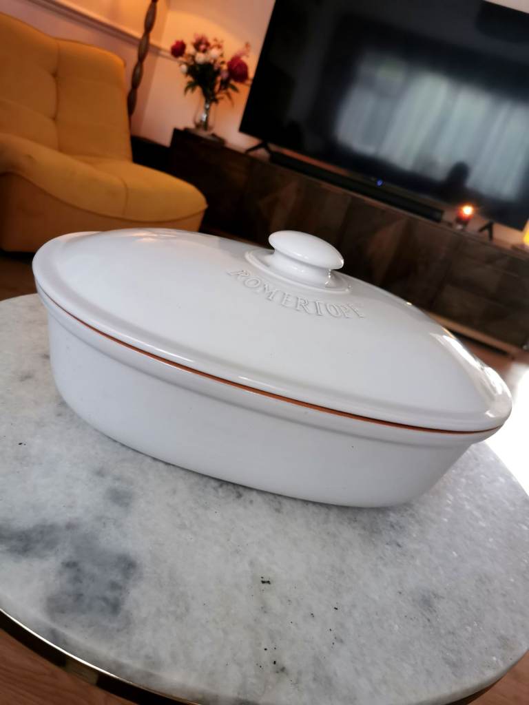 Romertopf ceramic bread container, roasting dish/clay baker. RRP£125.