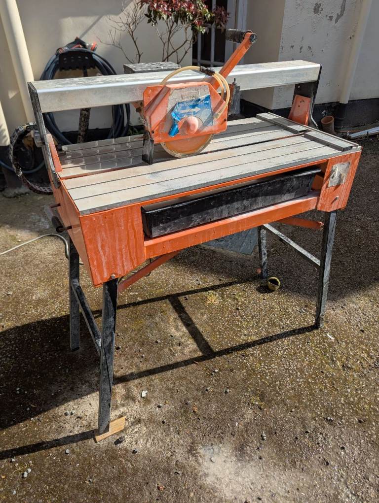 Vitrex 900 Pro Wet Tile Saw, 900W, 650mm Cut Capacity, 45° Mitre