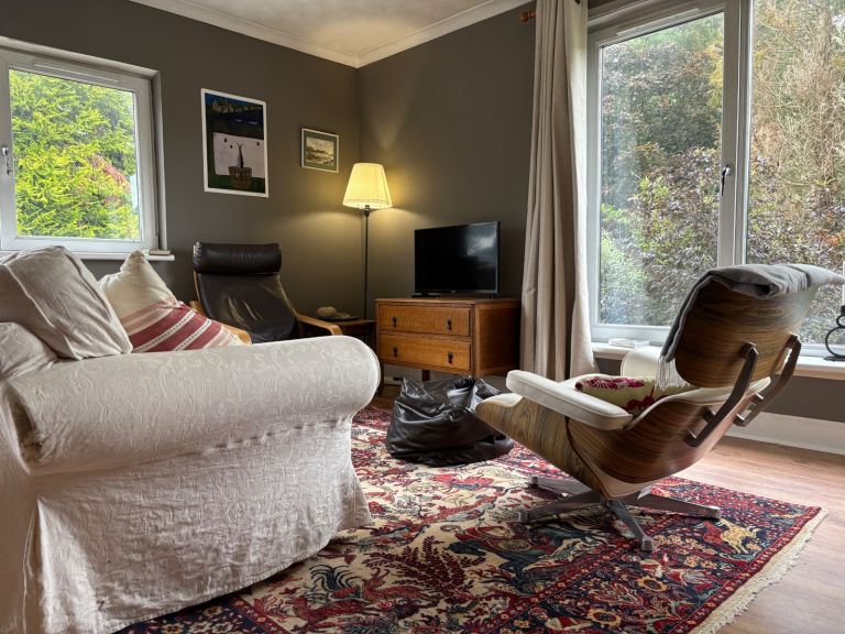 2 BR 2 Floor Apt for rent