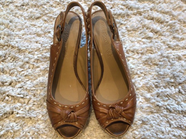 Unworn Ladies Marks & Spencer Leather Tan Sandals Size 7