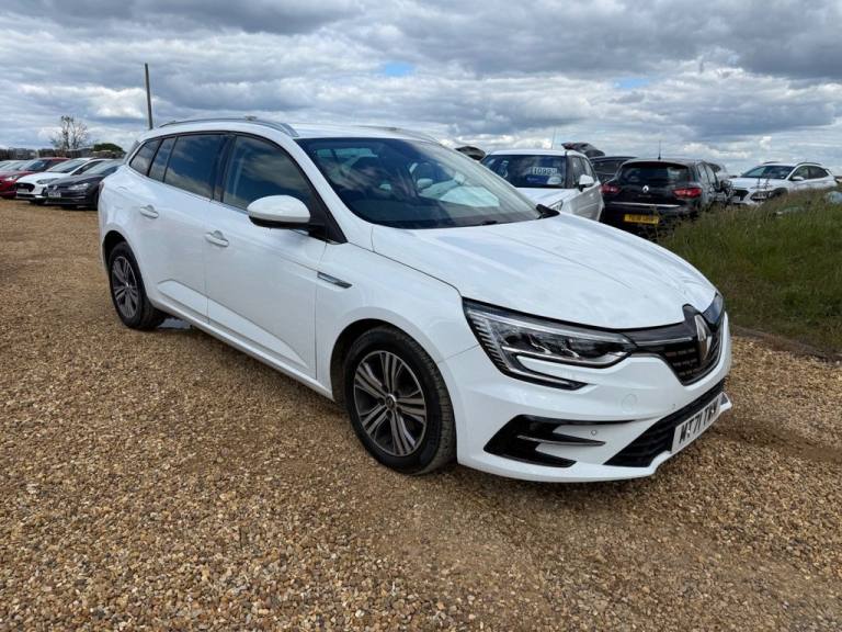 2022 Renault Megane 1.5 Blue dCi Iconic Sport Tourer 5dr Diesel Manual Euro 6 (s/s) (115 ps) Esta...