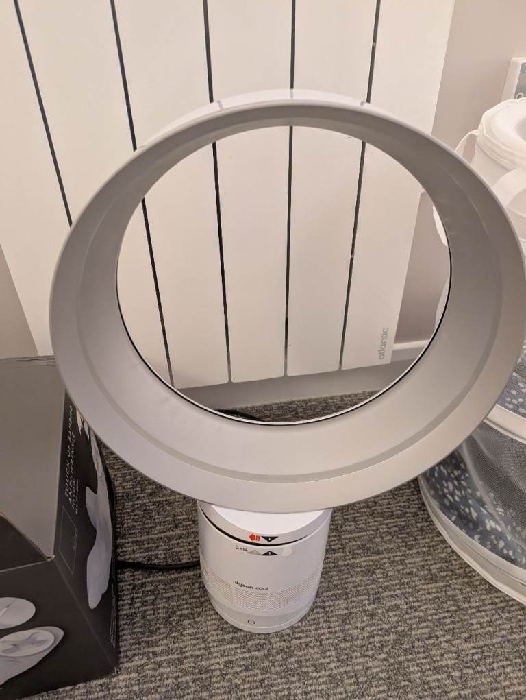 Dyson Bladeless Fan – White, Good Condition