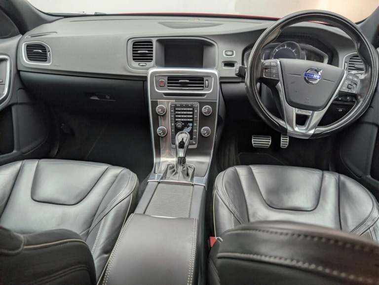 2017 Volvo V60 2.0 D3 R-Design Nav Estate 5dr Diesel Auto Euro 6 (s/s) (150 ps) PARK ASSIS ESTATE...