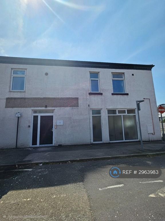 2 bedroom flat in Church St, Leigh, WN7 (2 bed) (#2963983)