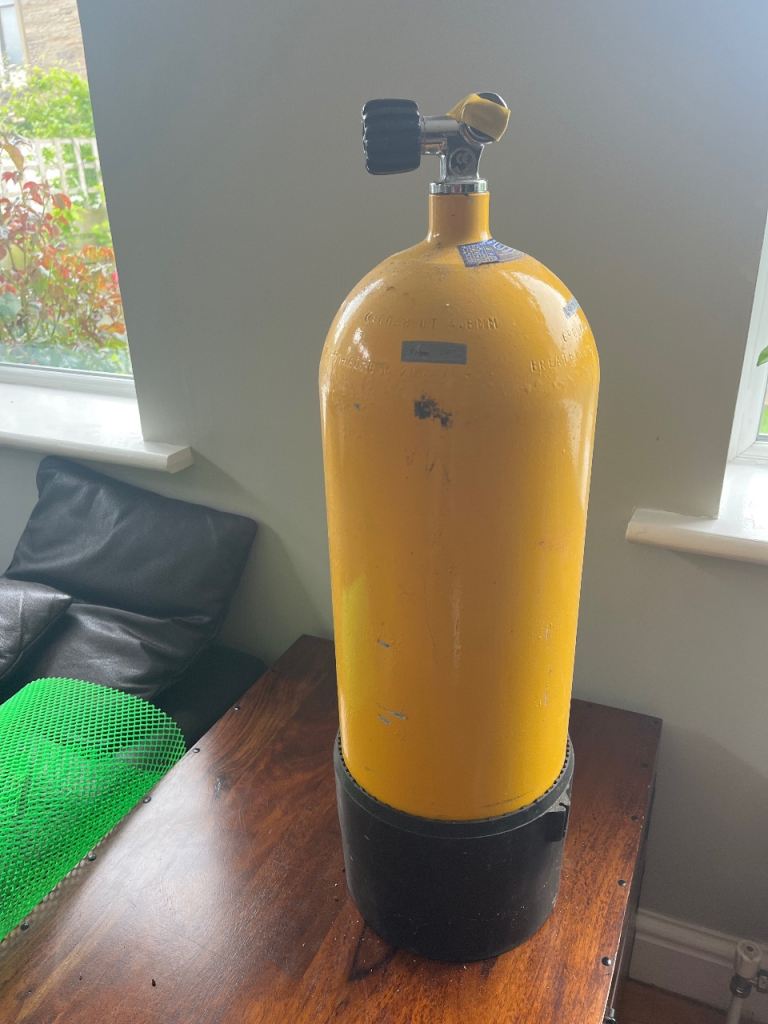 Diving cylinder 