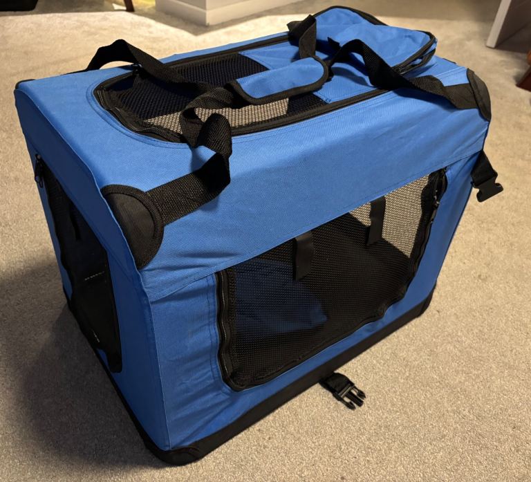 Pet carrier 