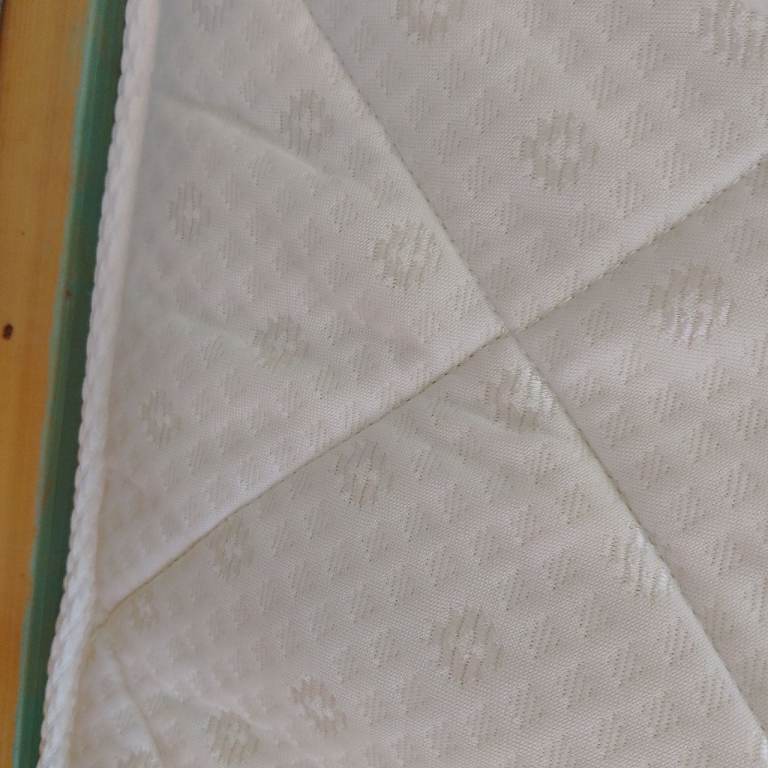 Single mattress 3'