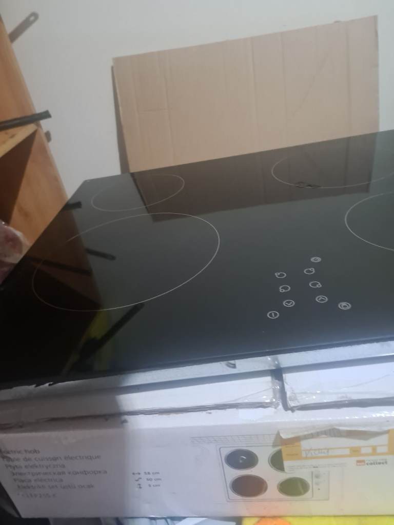 Available 3 different electronic hobs