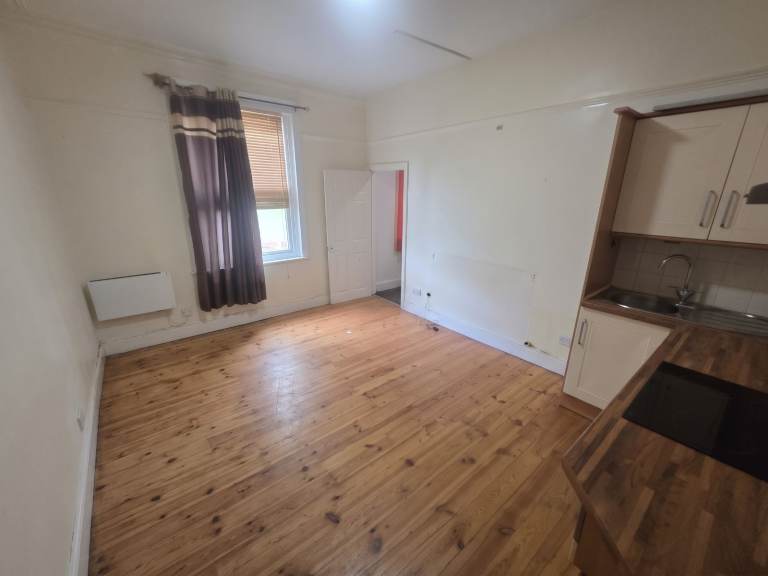 1 Bedroom Conversion Flat 