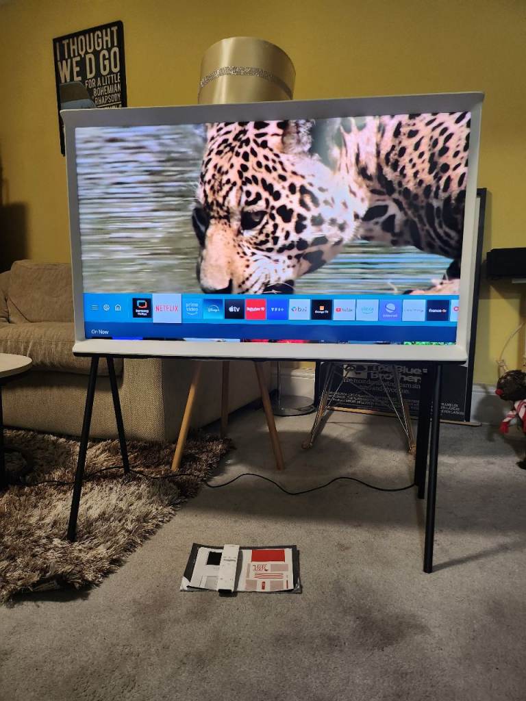 43" Samsung SERIF the QLED 4K Smart CRYSTAL ULTRA UHD LED WiFi TV with Accessories £330