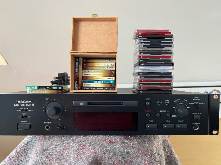 TASCAM MD-301mkII MiniDisc Recorder / Player