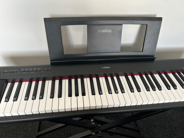 Yamaha NP-12 digital piano