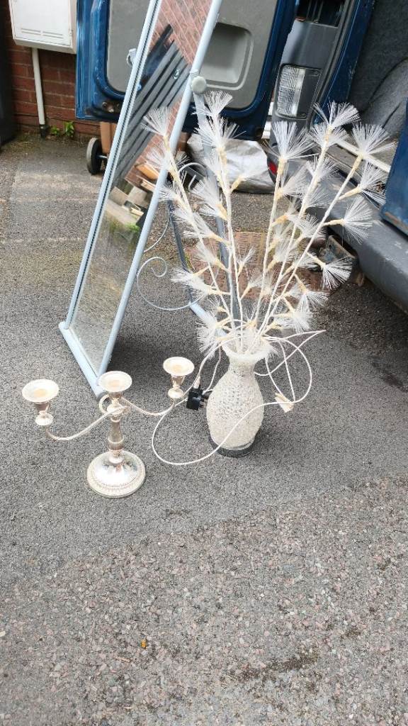 Free mirror and ornaments