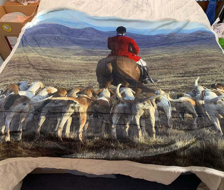 HORSE and HOUND THROW COVER BED CHAIR hunting scene size 4x5 ft