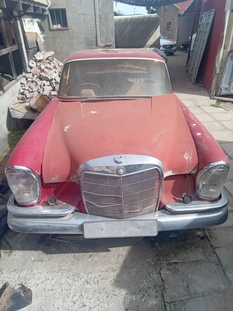 Mercedes Benz 111