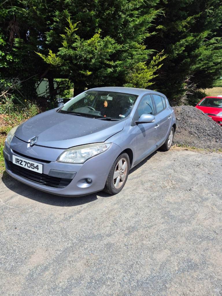 2011 RENAULT MEGANE 1.6 16V PETROL 5 DOOR BREAKING FOR PARTS