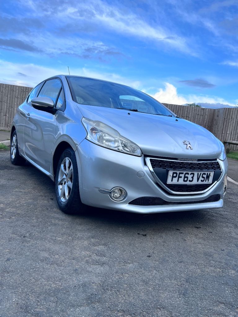 Peugeot, 208, Hatchback, 2014, Manual, 999 (cc), 3 doors