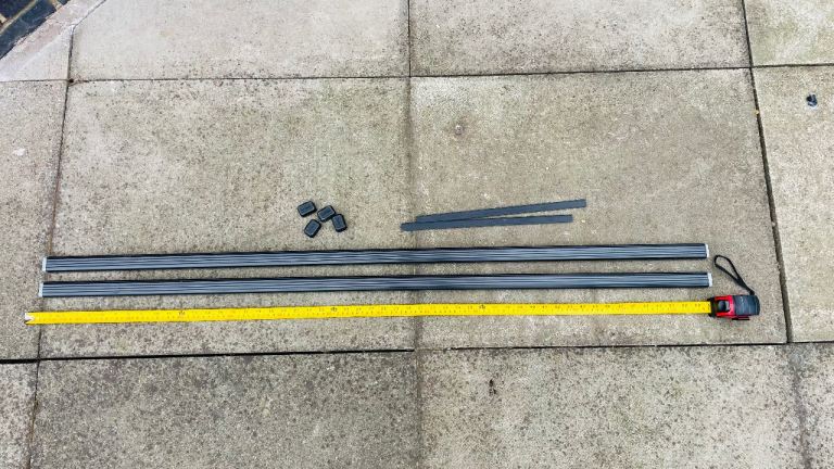 Thule / Halfords 135cm Roof Bars