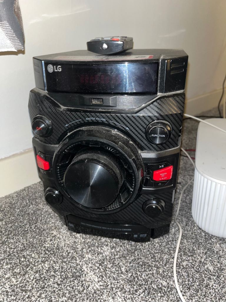 LG sound system with speakers 