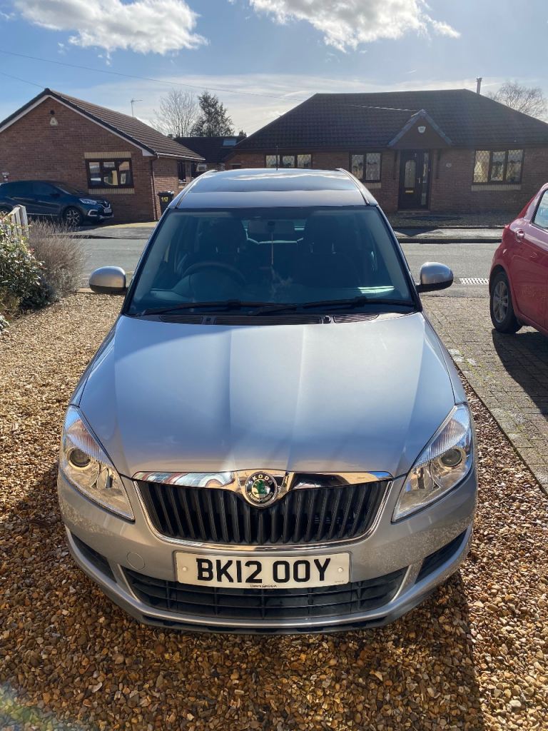 Skoda, ROOMSTER, MPV, 2012, Semi-Auto, 1197 (cc), 5 doors