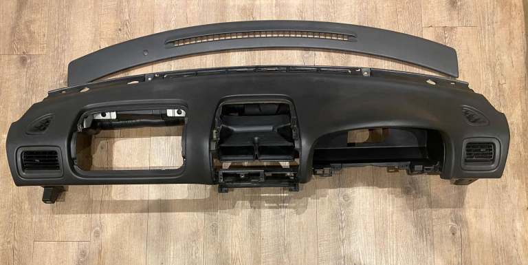 Subaru Impreza WRX STi 97-00 Facelift GC8 GF8 JDM - Top Dashboard With Vents