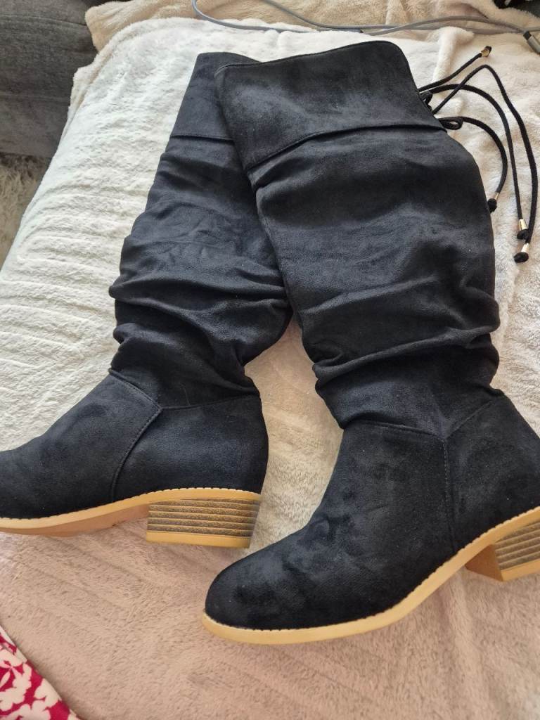 Black Suede Knee-High Boots – As Good As New