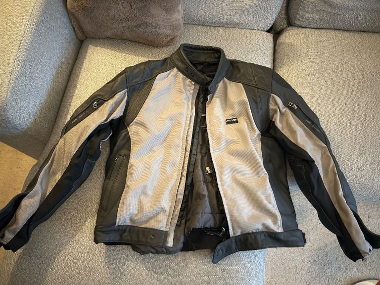 REV’IT Motorcycle Jacket Size 54 - VCS, Removable Waterproof and Winter Lining