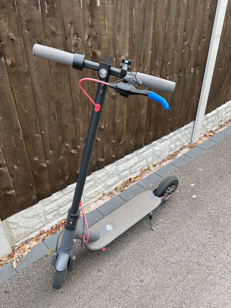 Electric scooter 