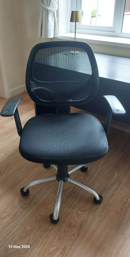 Office Chair, swivel and adjustable up and down, breathable mesh backrest
