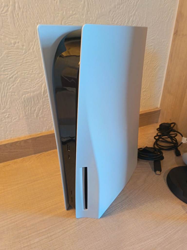 PS5 / PlayStation 5 825GB Disc Edition Console