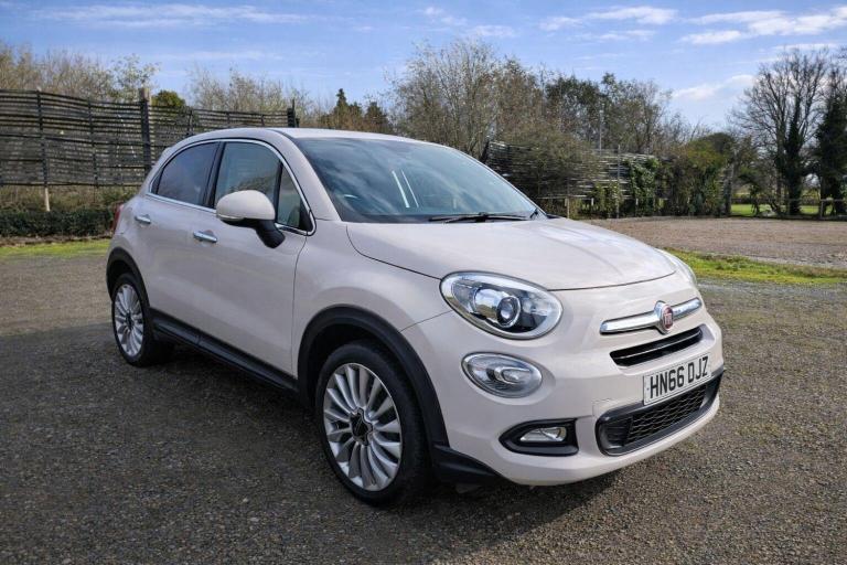 2016 Fiat 500X 1.6 E-Torq Lounge Euro 6 (s/s) 5dr HATCHBACK Petrol Manual