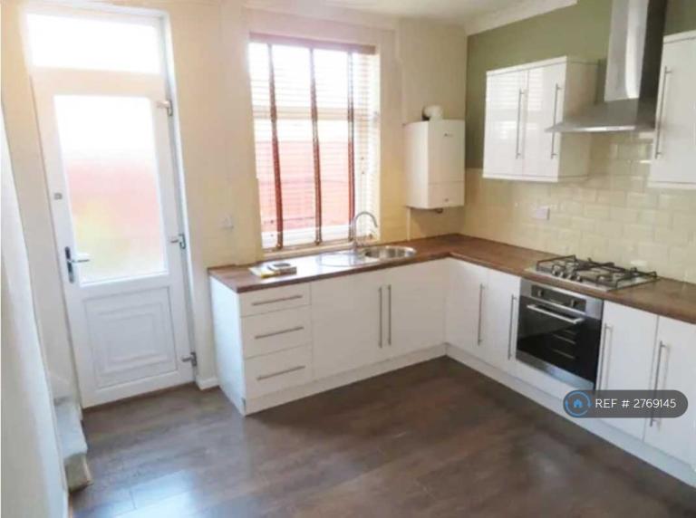 3 bedroom house in Tudor Street, Shaw, Oldham, OL2 (3 bed) (#2769145)