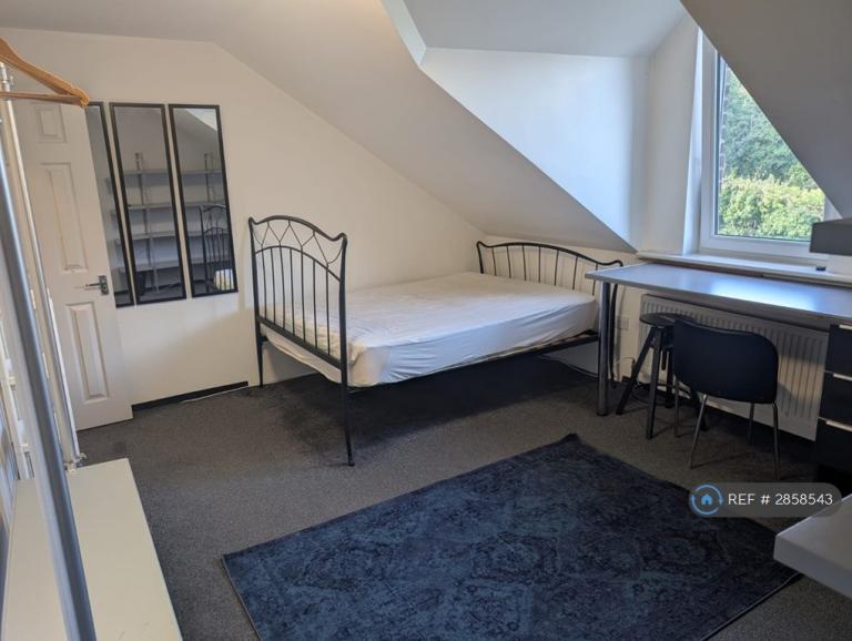 1 bedroom in Albany Terrace, Chatham, ME4 (#2858543)