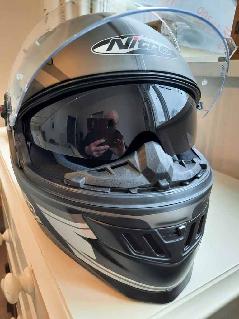 NITRO N2200 Veloce Full Face Motorcyle Helmet Black with lovely Silver Decals.
