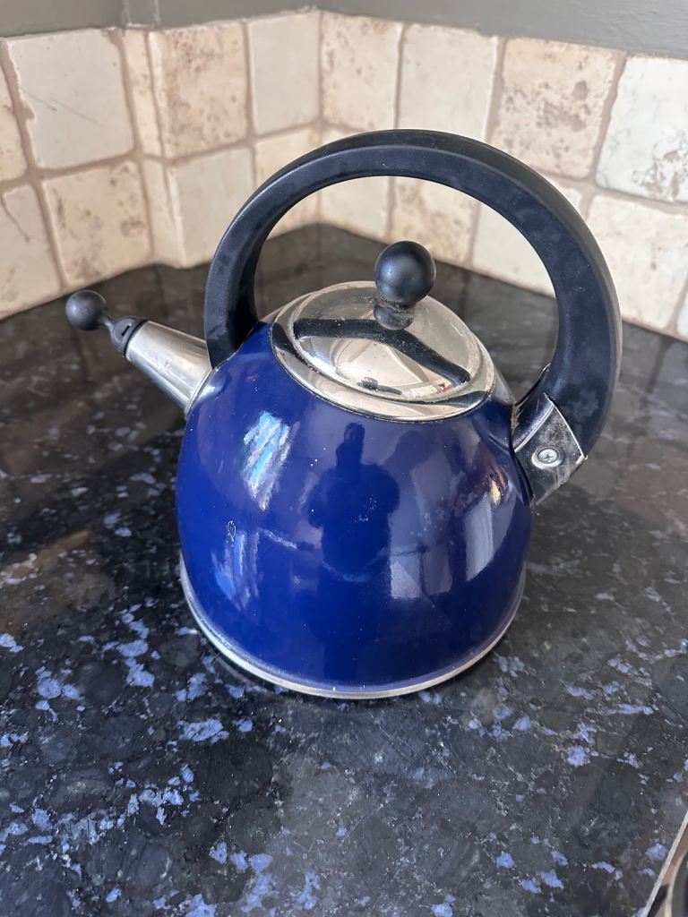 Aga kettle original 2.2LT approx in blue 