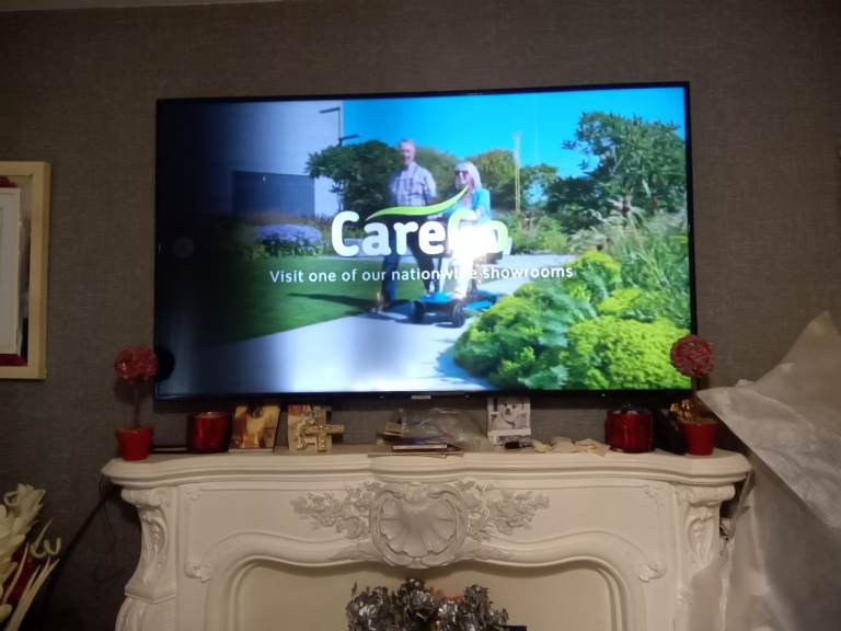 Samsung Smart TV - Good Condition, Ready for a New Home